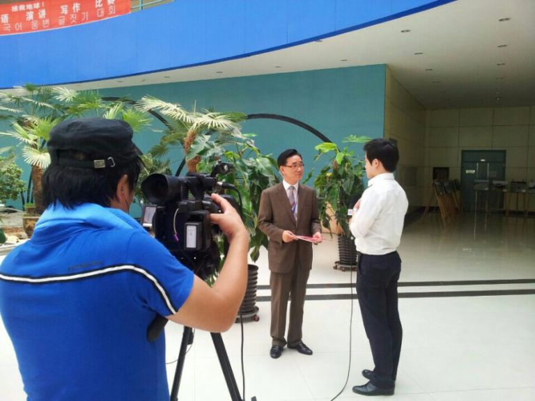 중국 CCTV 인터뷰 중 한컷