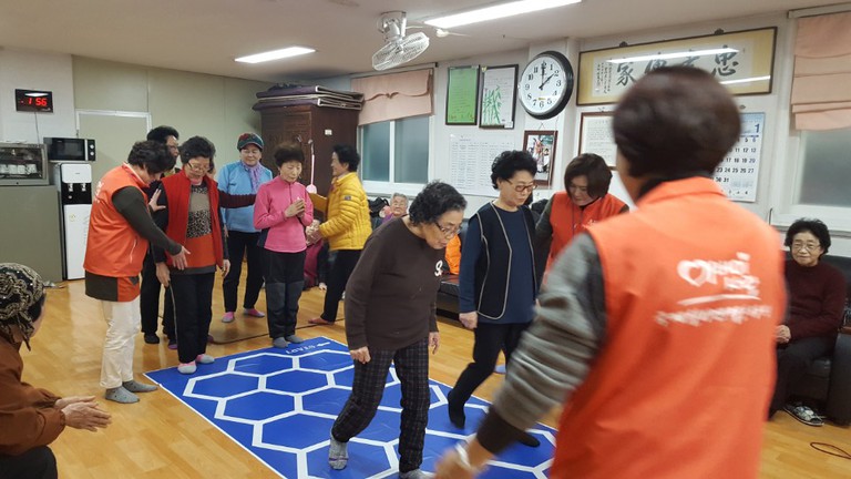 (치매예방 전문지도자과정) 은행2동 경로당 봉사활동_20180105